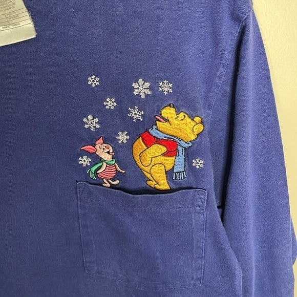 Vintage DISNEY STORE Blue Long Sleeve Embroidered Pooh & Piglet w Snowflakes SM - Picture 2 of 7